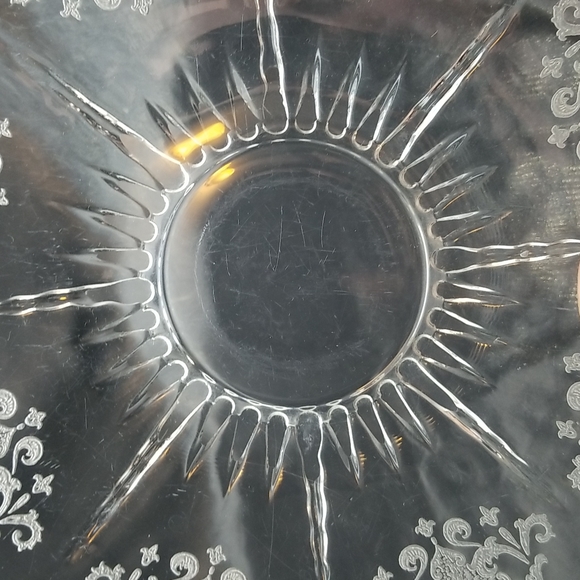 New Martinsville Radiance Floral & Scroll Cracker Serving Plate - Picture 5 of 16